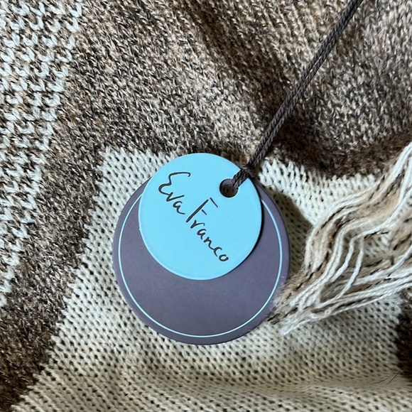 NEW Eva Franco Cotton-Blend Fringe Poncho sze M/L Aztec Brown and White - Picture 12 of 16